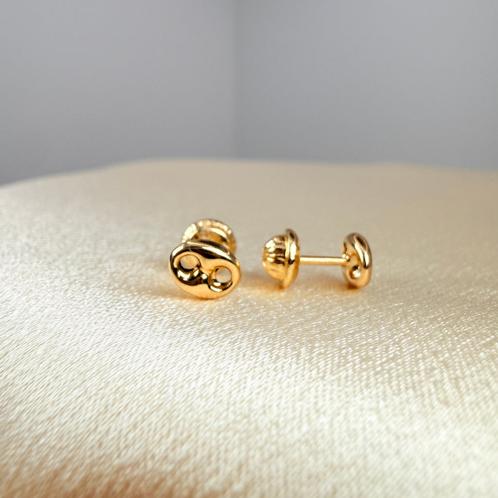 Yellow gold GC stud earring