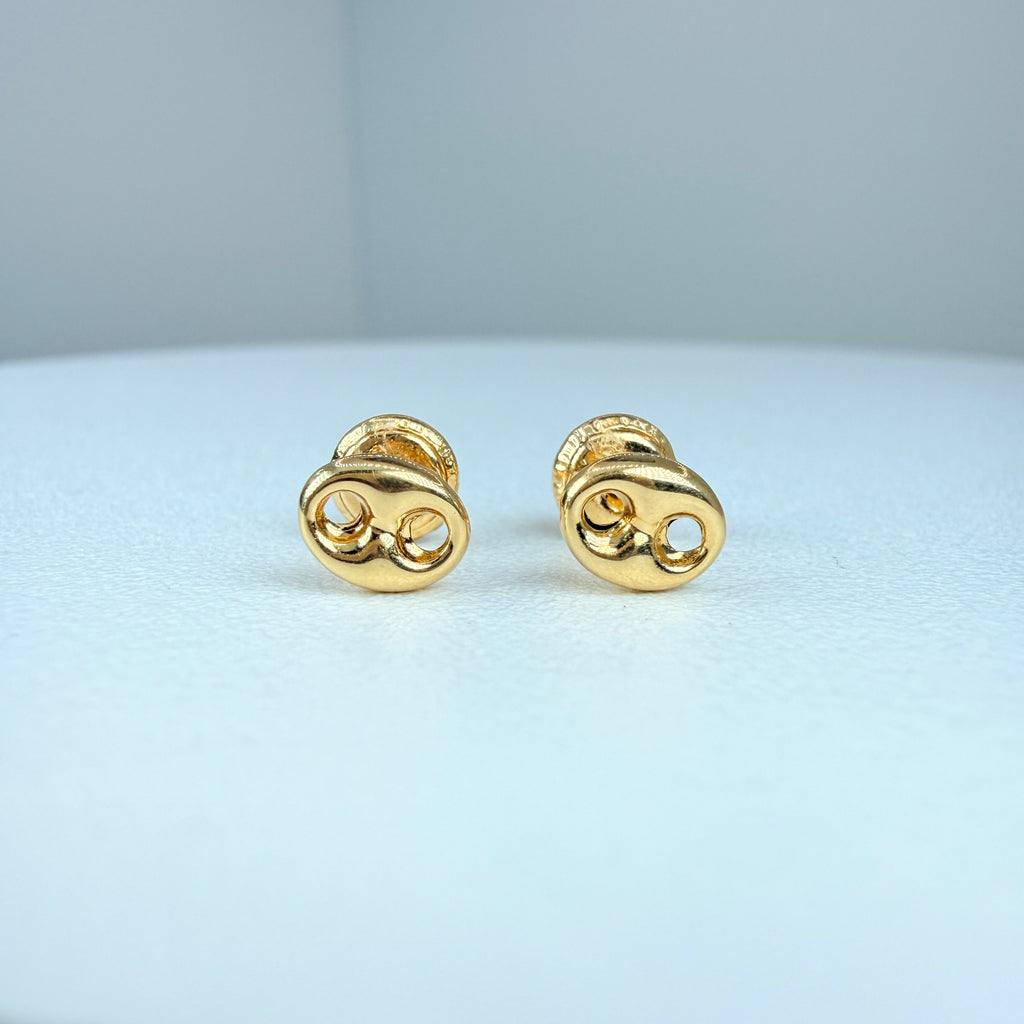 Yellow gold GC stud earring