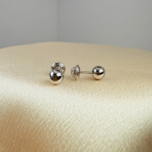 White gold ball stud earring