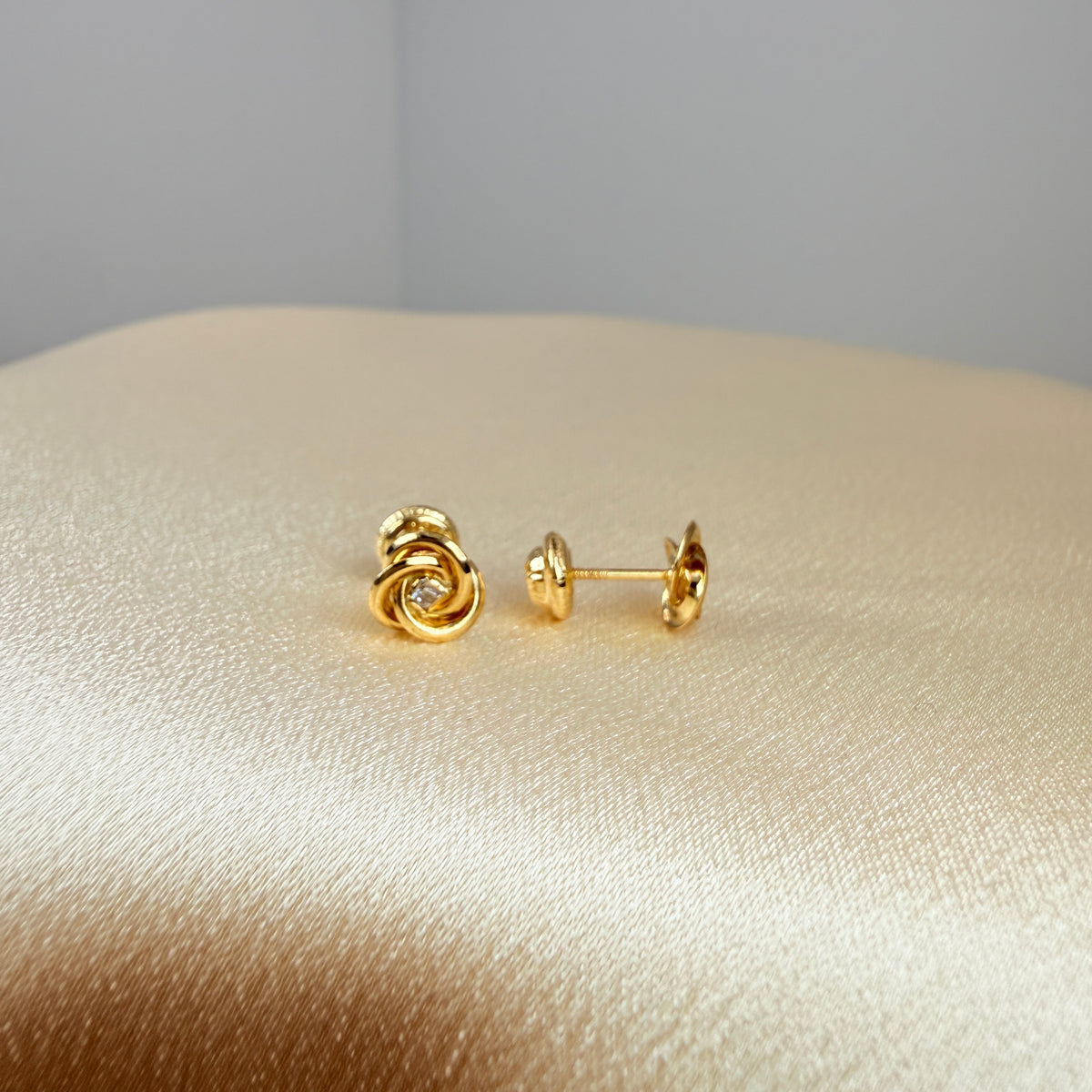 Yellow Gold Rose stud earring with zircon