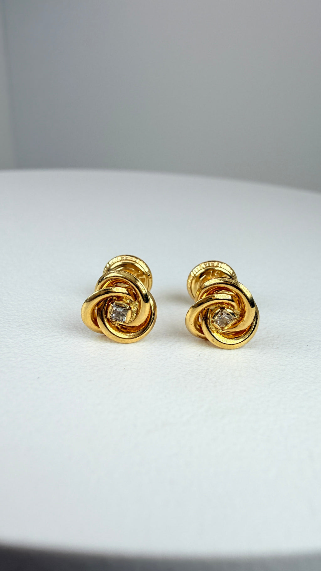 Yellow Gold Rose stud earring with zircon