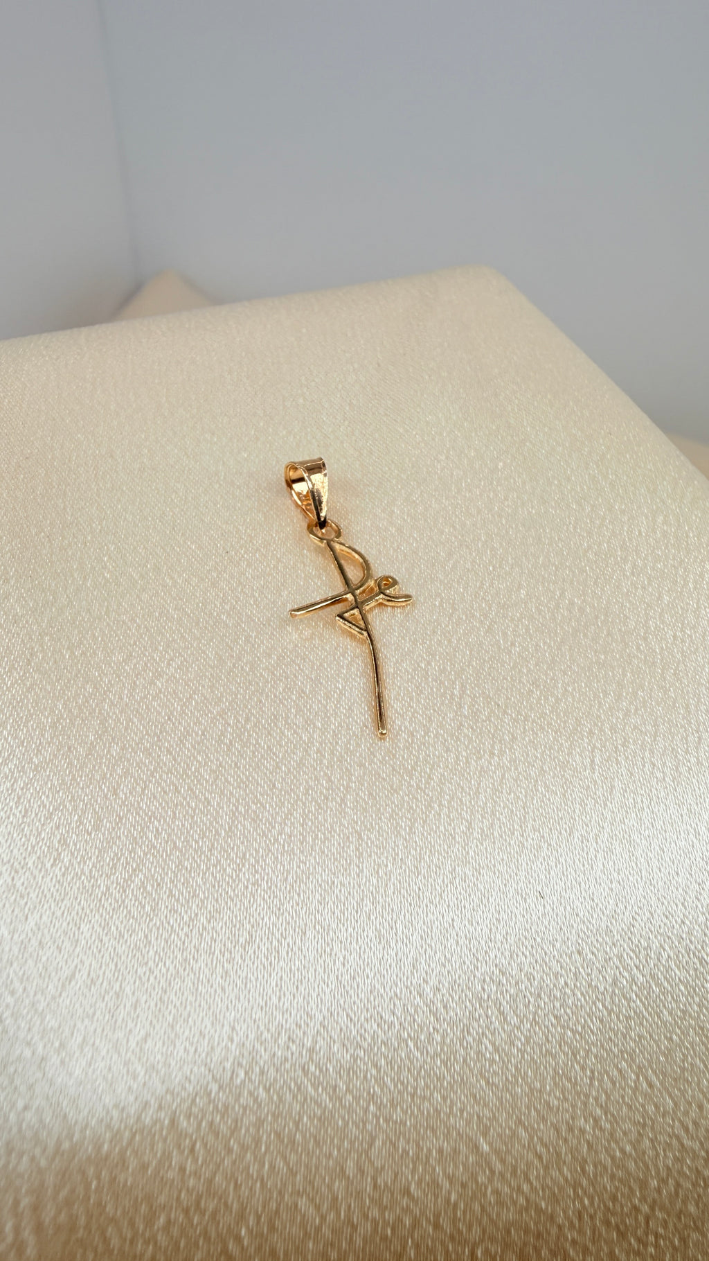 Yellow gold Faith pendant