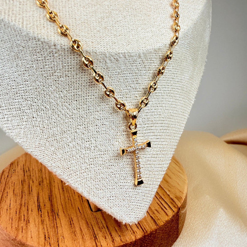 Yellow gold zircon crucifix pendant