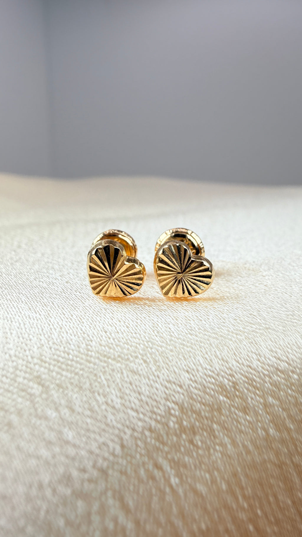 Yellow gold heart shape stud earring